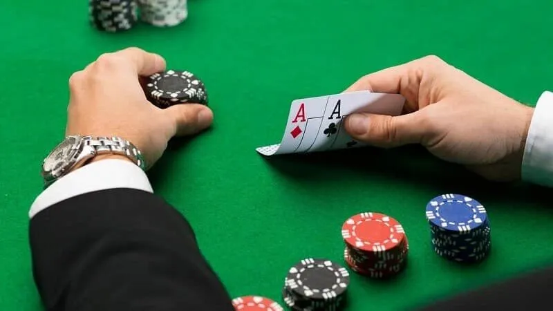 Luật poker 5 lá cơ bản và dễ hiểu